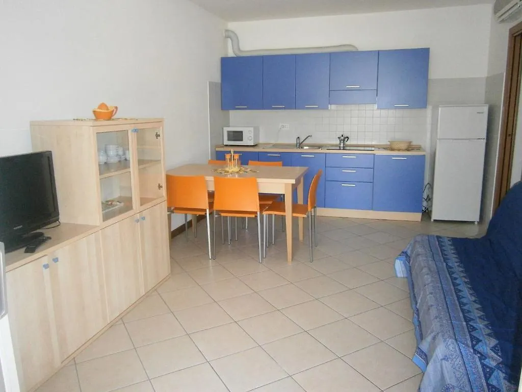 Villaggio Sant'Andrea Καόρλε 4*,